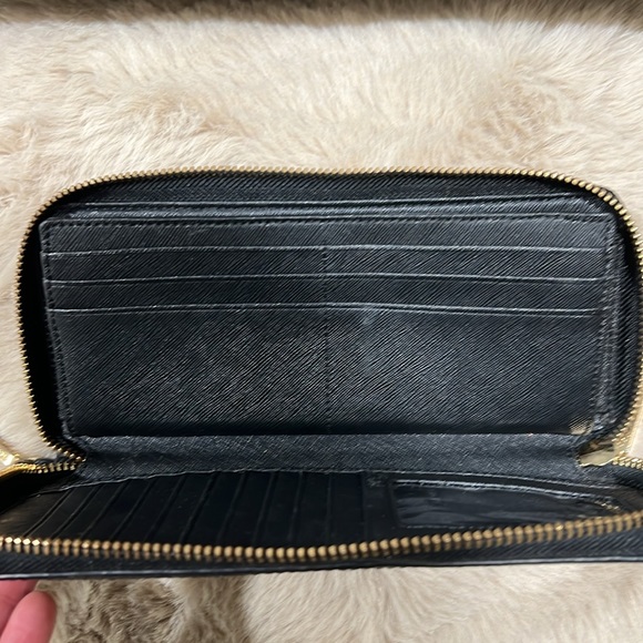 MICHAEL Michael Kors purse and wallet with dust bag. - Picture 5 of 10